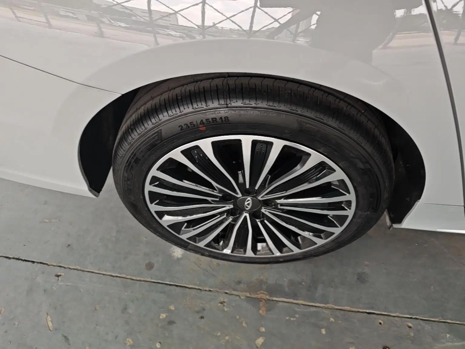 Chery Fengyun A8L 2025 1.5 TGDI 145 km Luxury Version — миниатюра 11