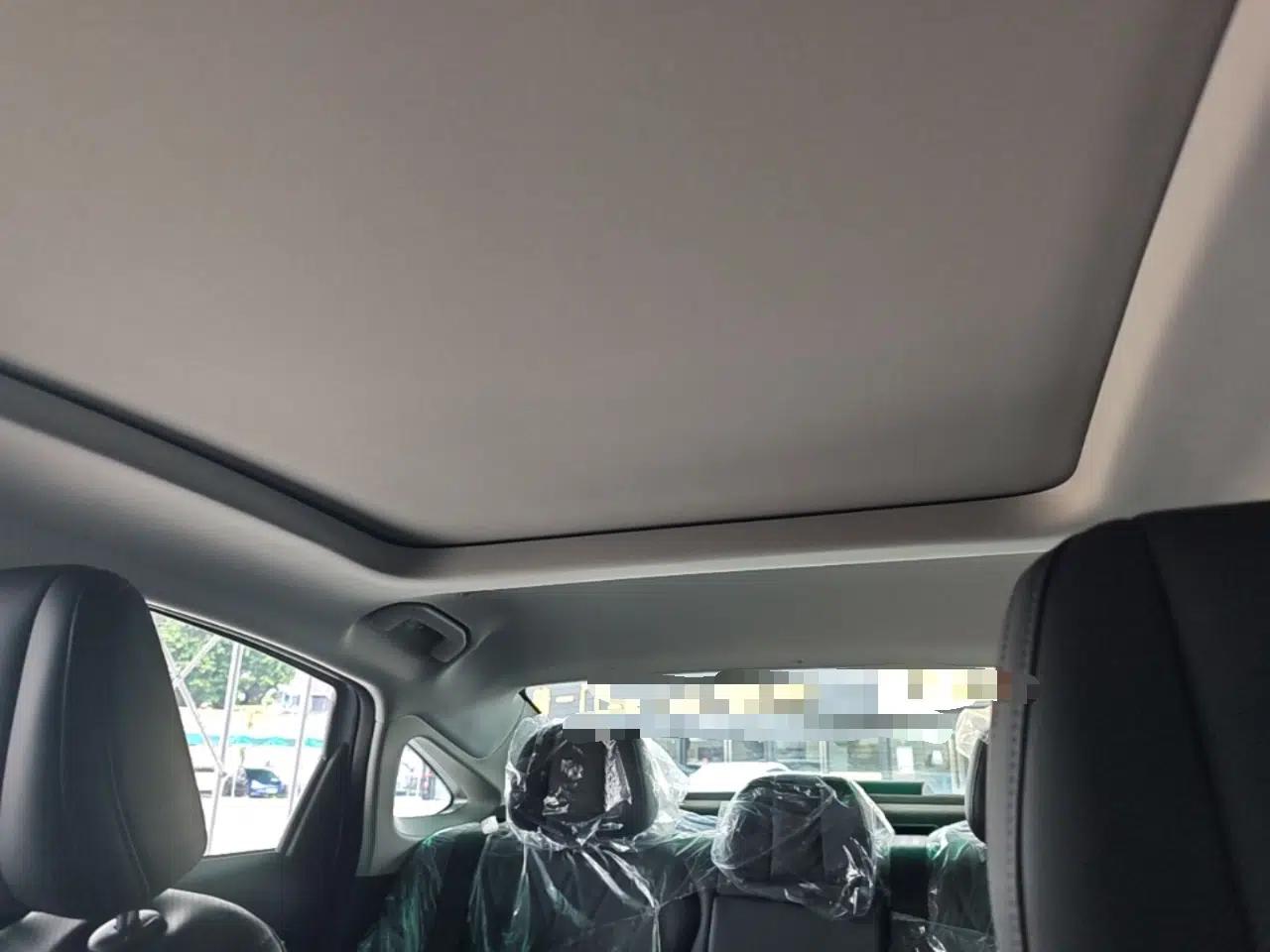 Chery Fengyun A8L 2025 1.5 TGDI 145 km Luxury Version — миниатюра 21