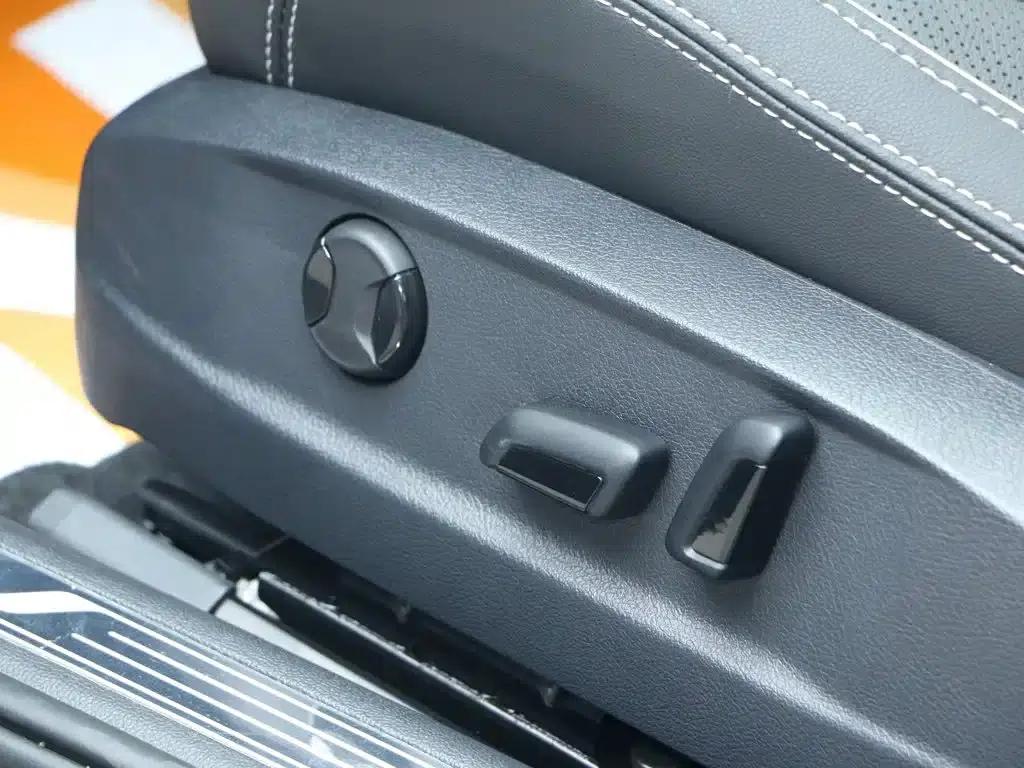 2022 Volkswagen Passat PHEV GTE Luxury Edition — миниатюра 11