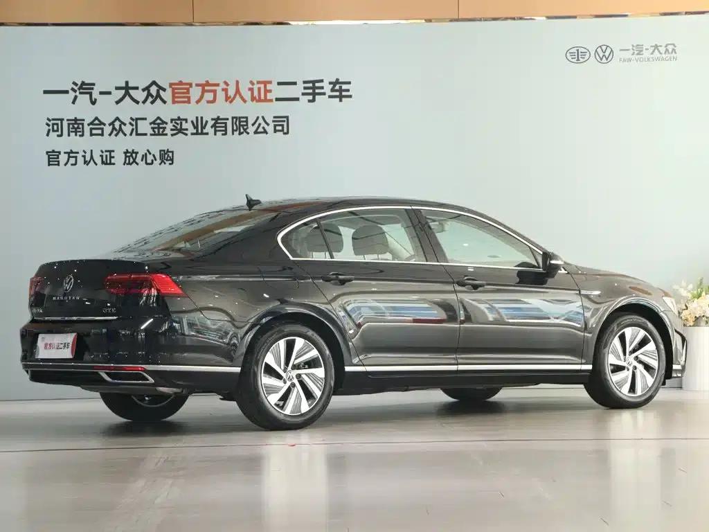 2022 Volkswagen Passat PHEV GTE Luxury Edition — миниатюра 3