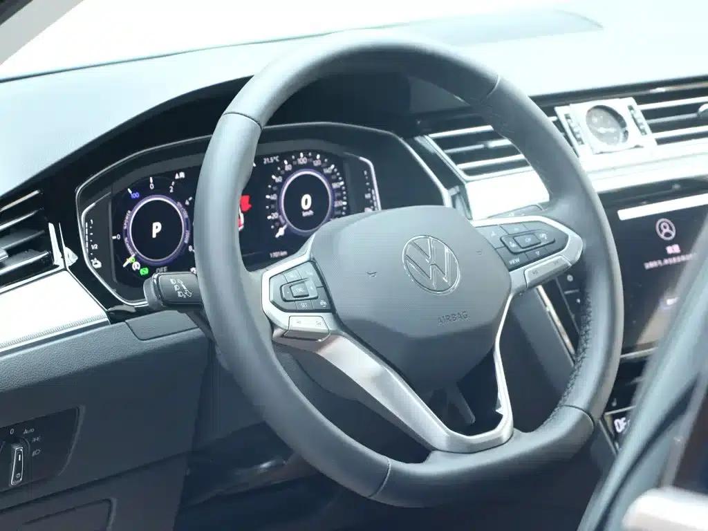 2022 Volkswagen Passat PHEV GTE Luxury Edition — миниатюра 10