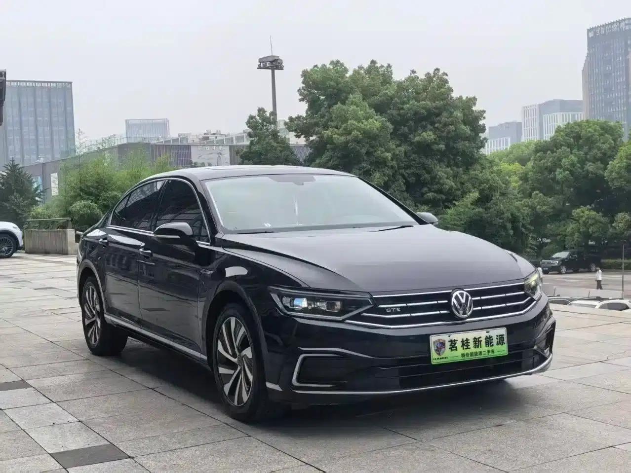 2020 Volkswagen Passat PHEV GTE Luxury Edition — миниатюра 3