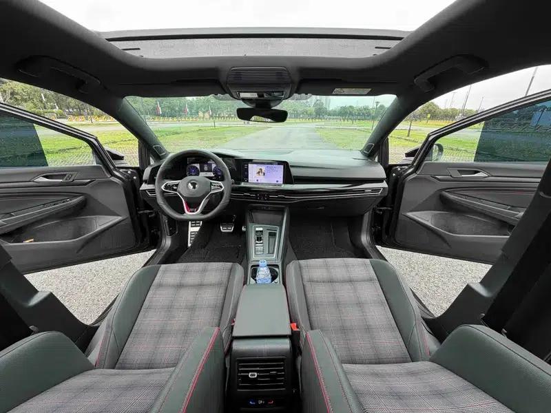 2023 Golf GTI 380TSI DSG GTI — миниатюра 23