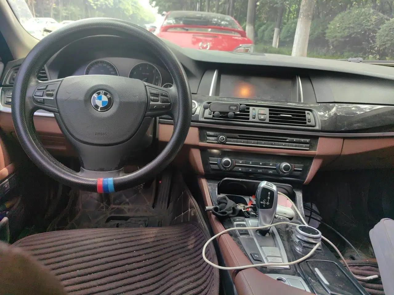 BMW 5 Series 2014 520Li Elegant Model — миниатюра 18