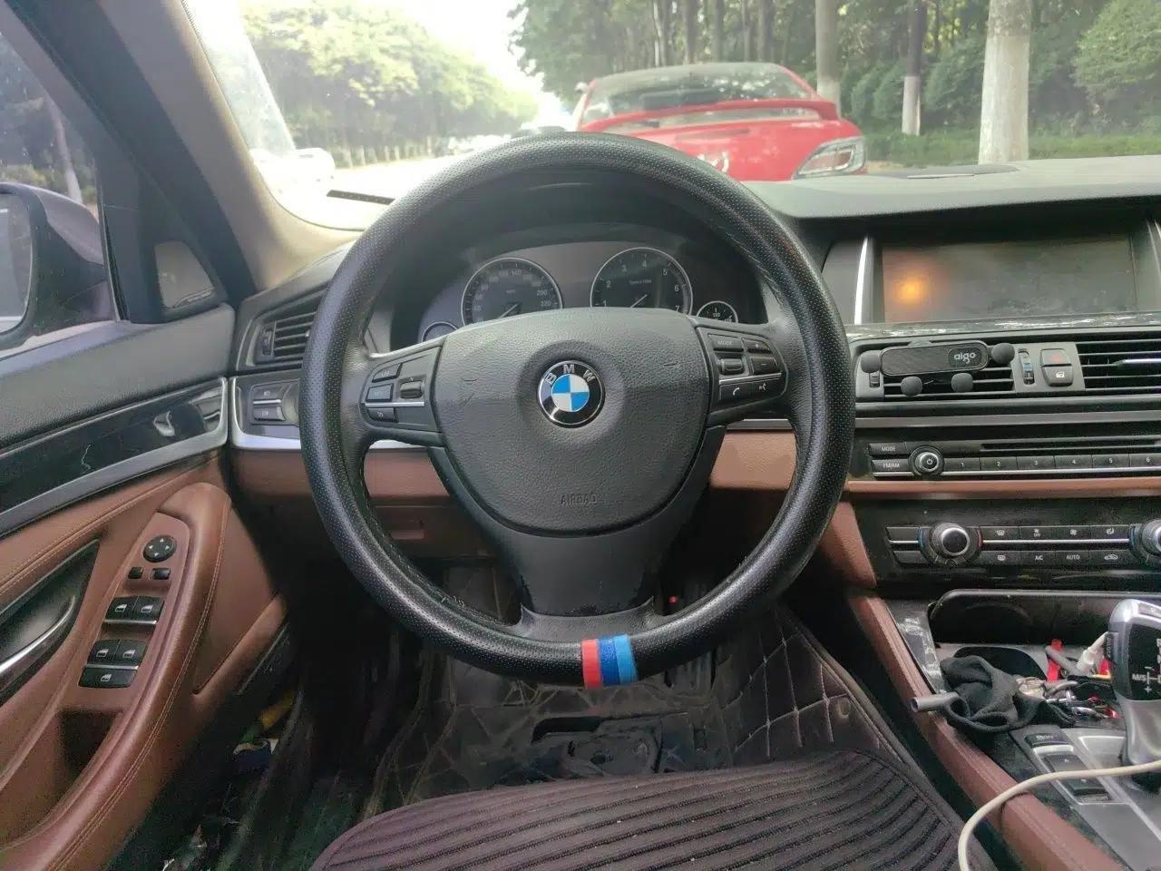 BMW 5 Series 2014 520Li Elegant Model — миниатюра 9