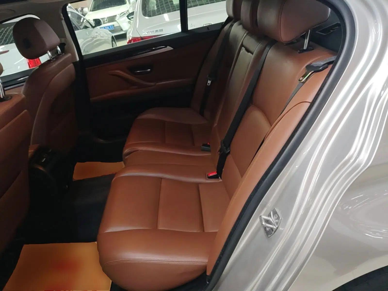 BMW 5 Series 2014 520Li Elegant Model — миниатюра 25