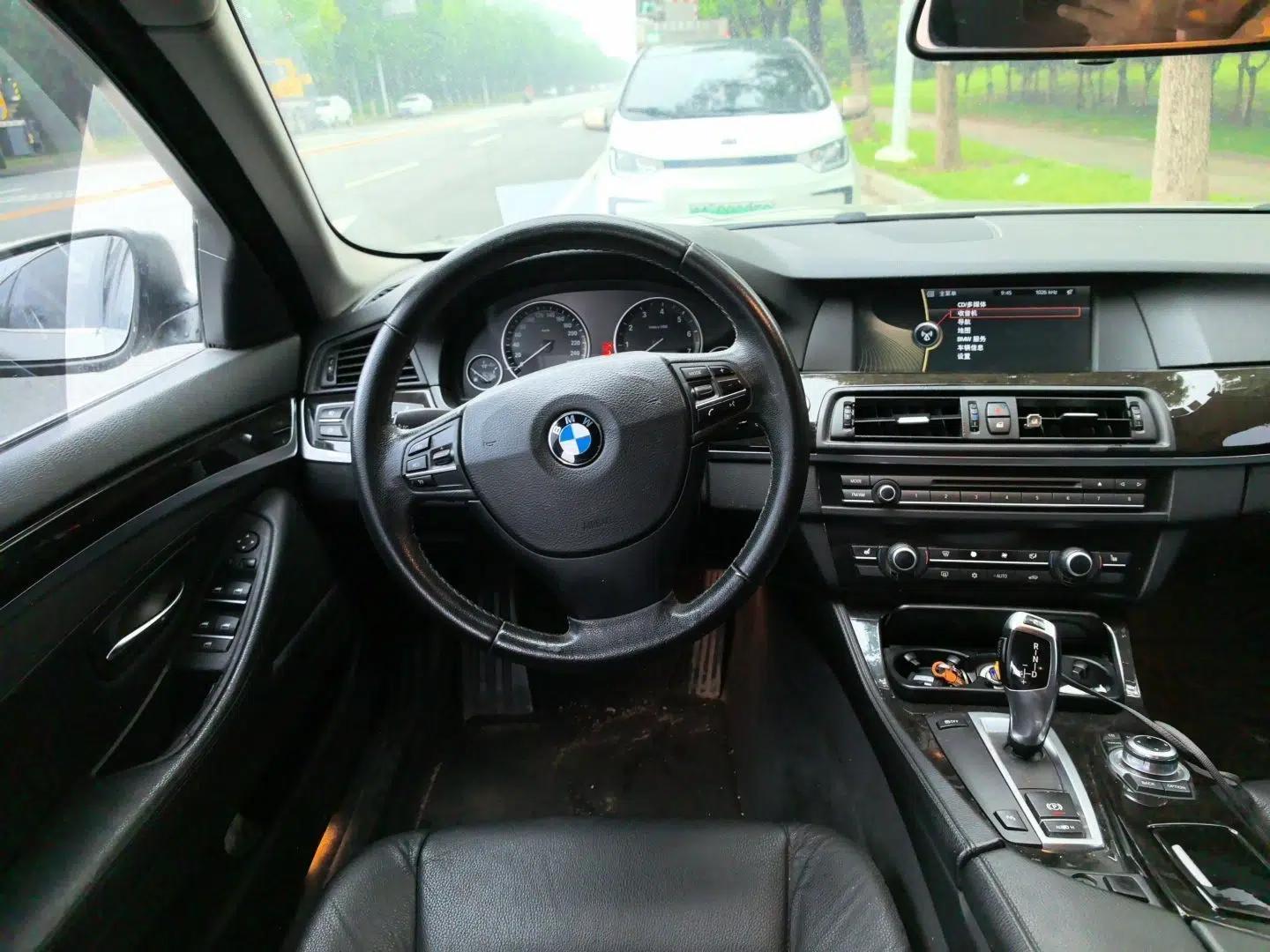 BMW 5 Series 2012 523Li Leading Model — миниатюра 10