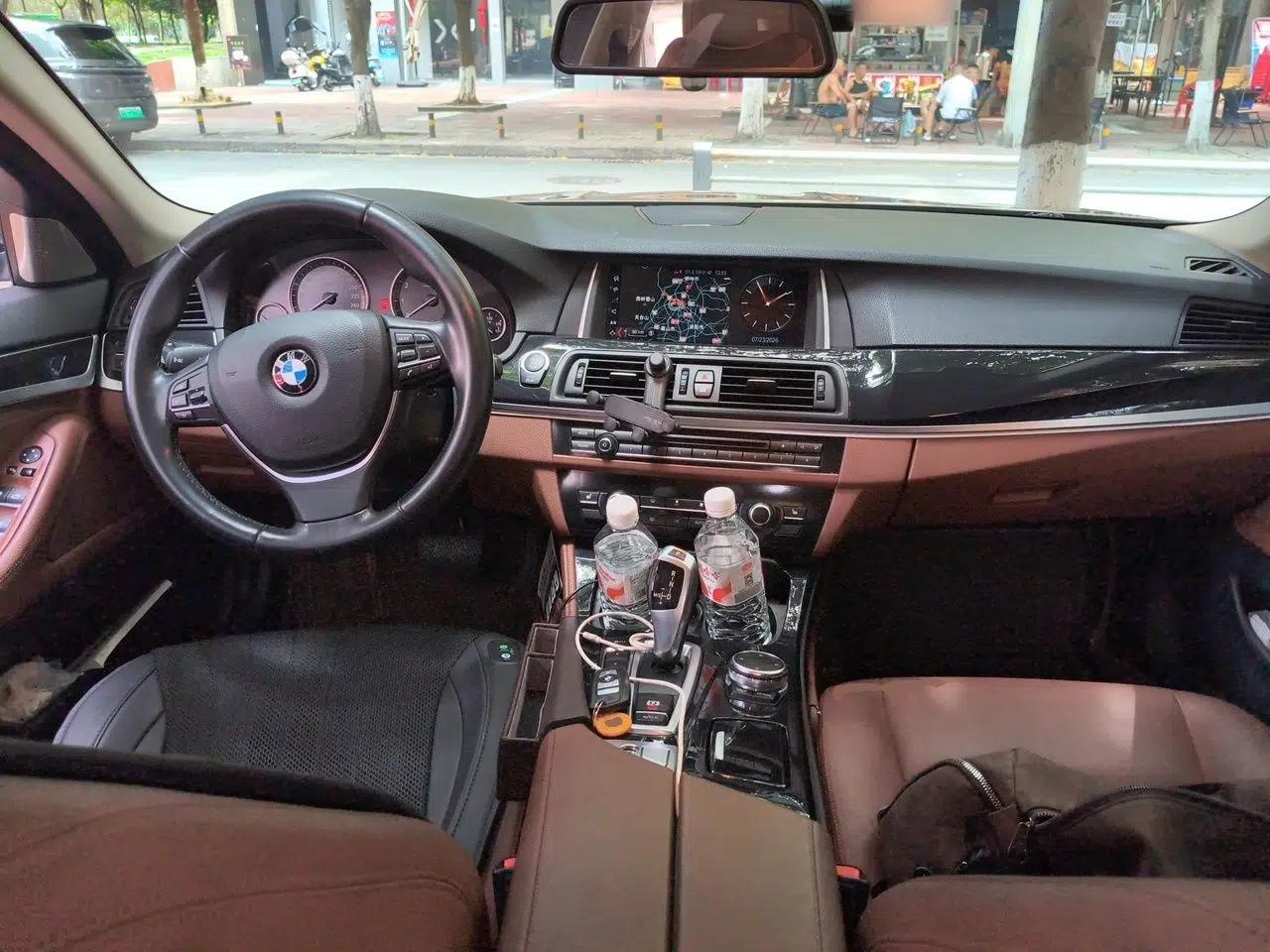 BMW 5 Series 2017 520Li Elegant Edition — миниатюра 9