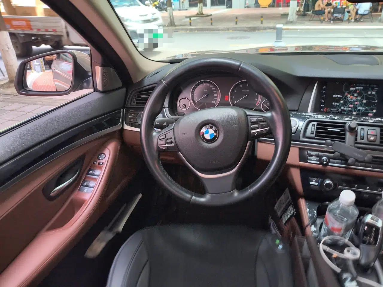 BMW 5 Series 2017 520Li Elegant Edition — миниатюра 10