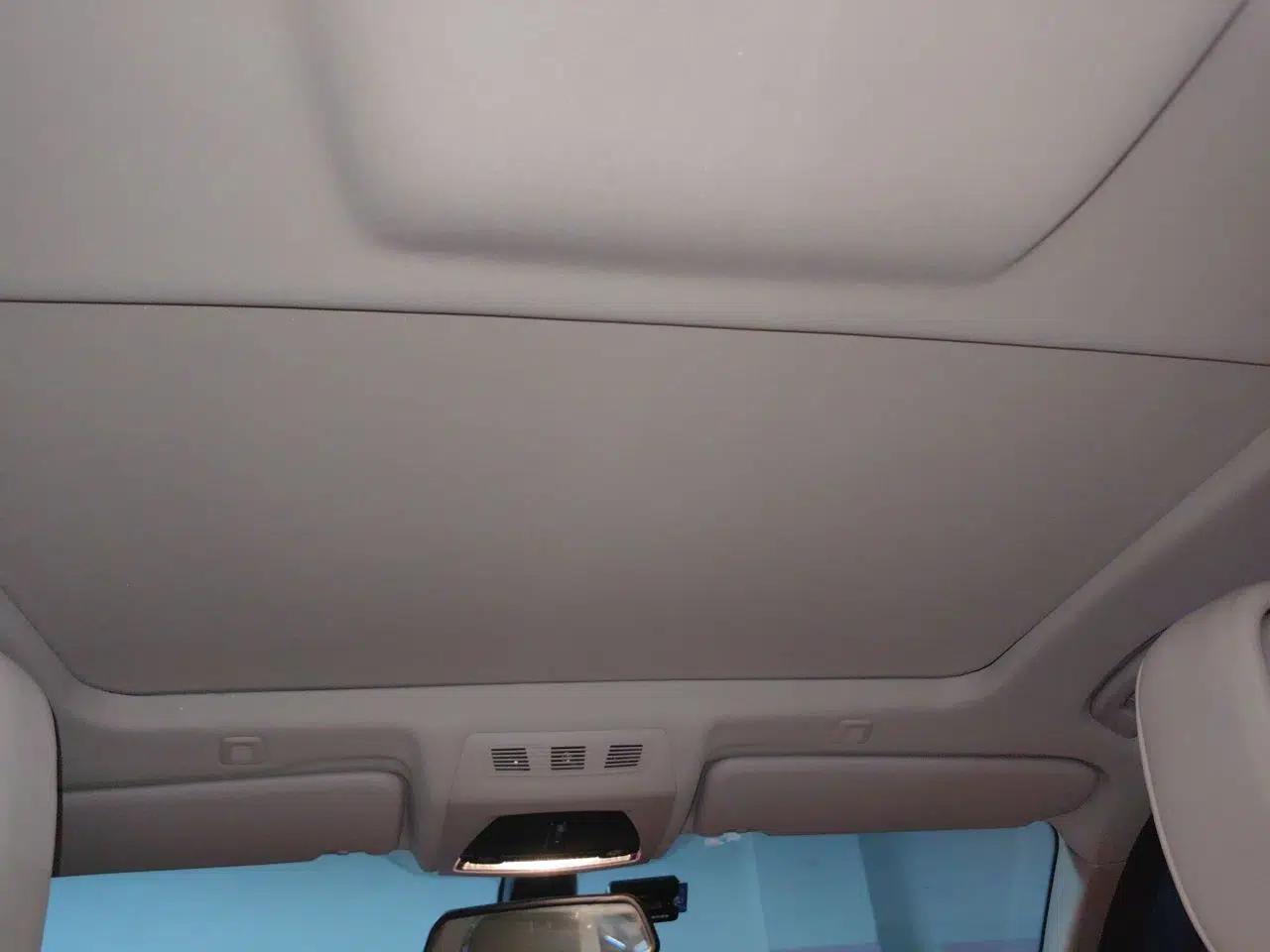 BMW 5 Series 2012 520Li Elegant Edition — миниатюра 18
