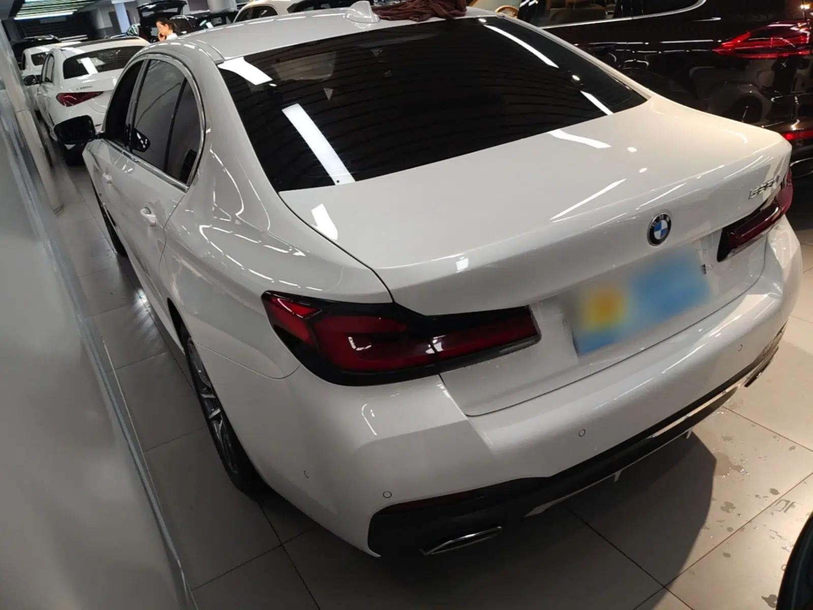BMW 5 Series 2022 Restyled 525Li M Sport Package — миниатюра 4