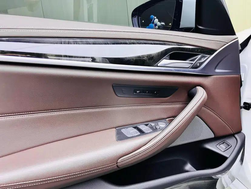 BMW 5 Series 2022 Restyled 525Li M Sport Package — миниатюра 31