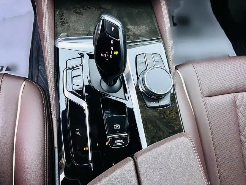 BMW 5 Series 2022 Restyled 525Li M Sport Package — миниатюра 33