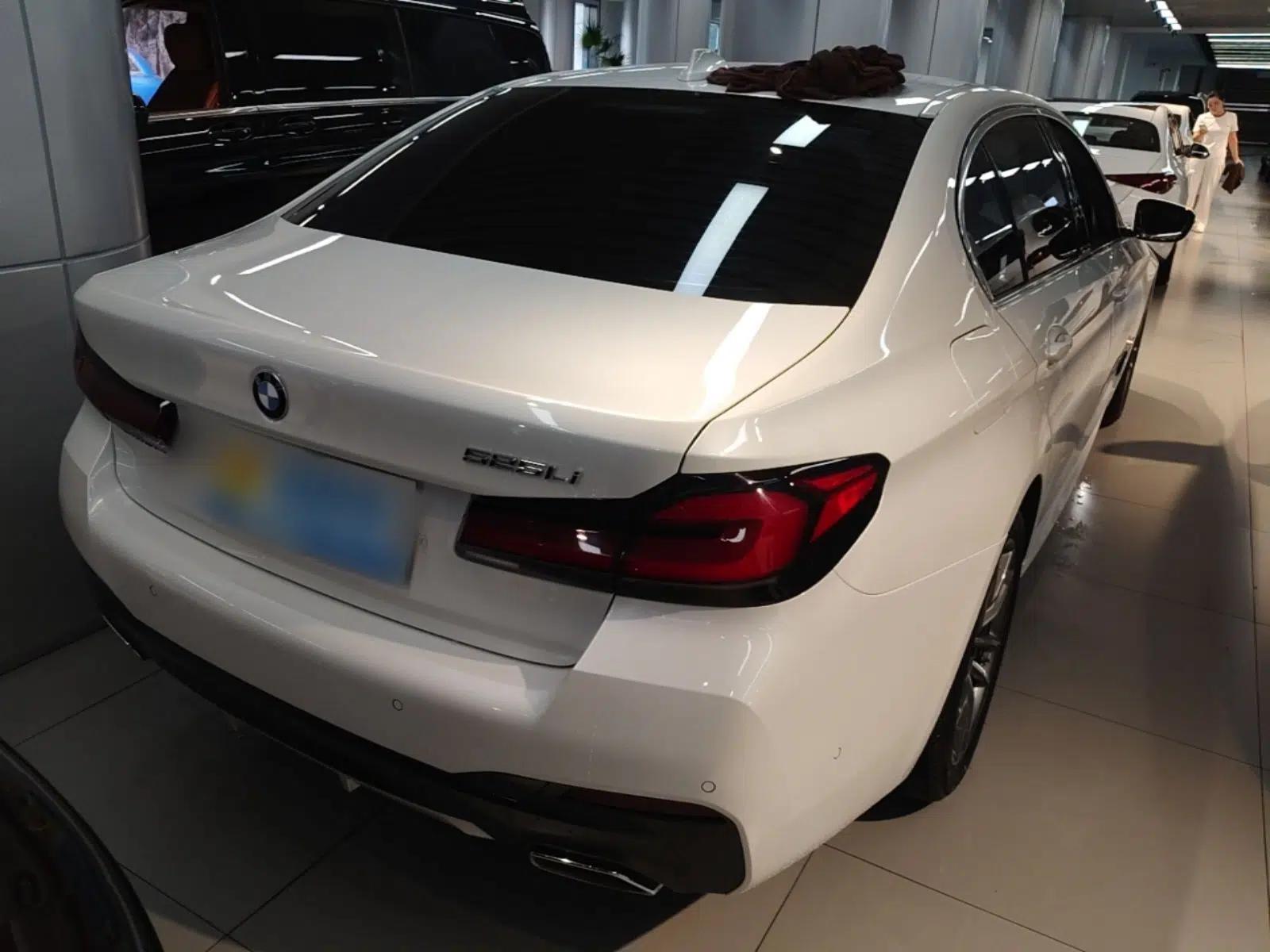 BMW 5 Series 2022 Restyled 525Li M Sport Package — миниатюра 6