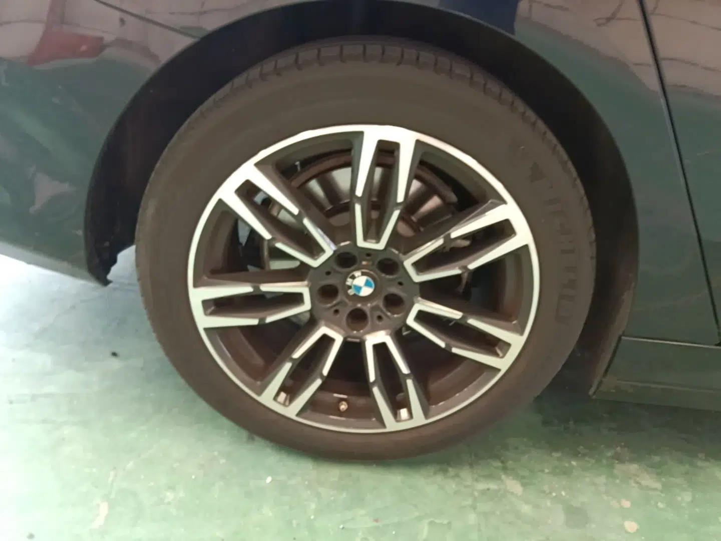 BMW 5 Series 2024 525Li M Sport Package — миниатюра 11