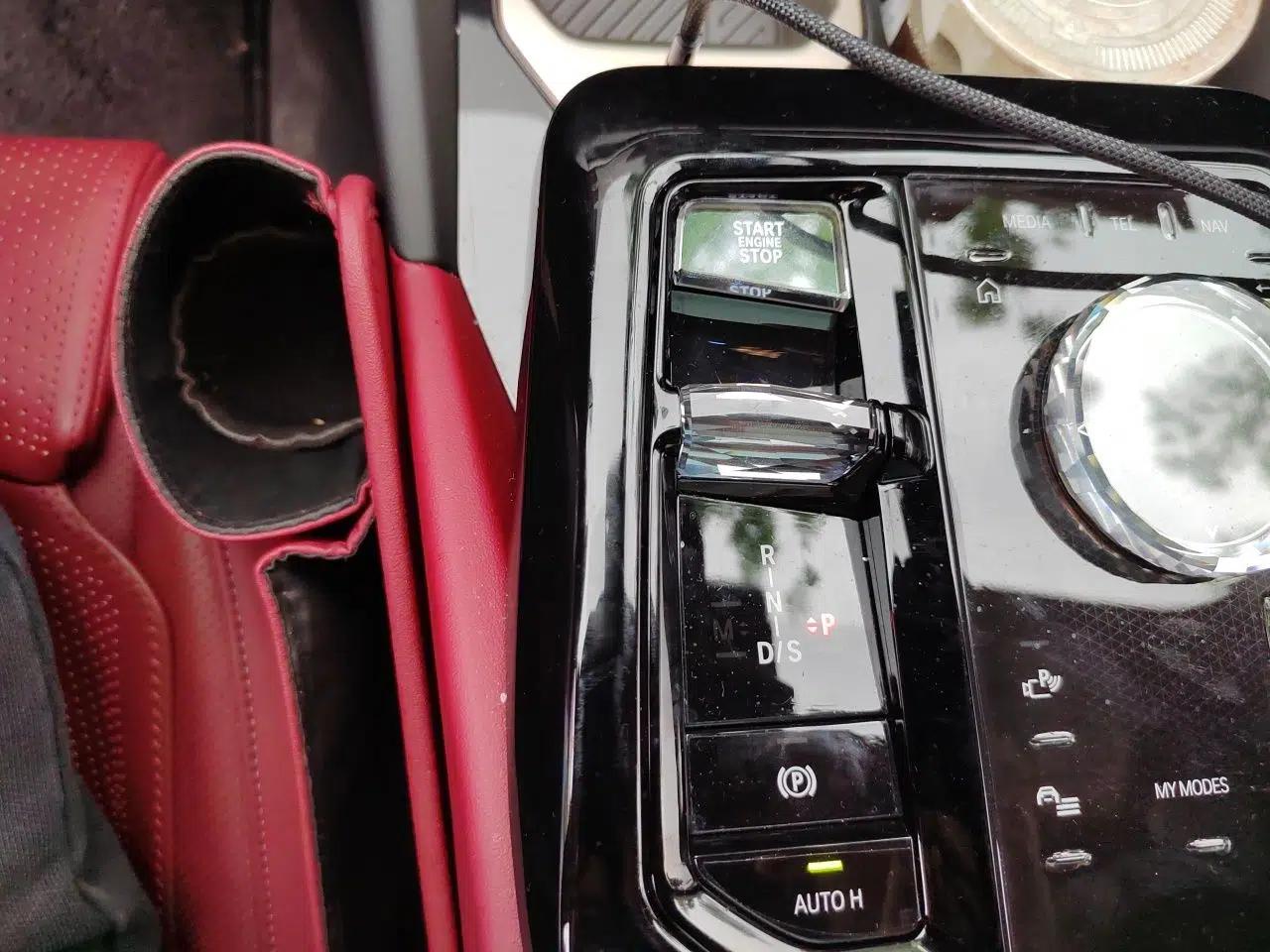 BMW 5 Series 2024 530Li Luxury Package Premium Edition — миниатюра 14