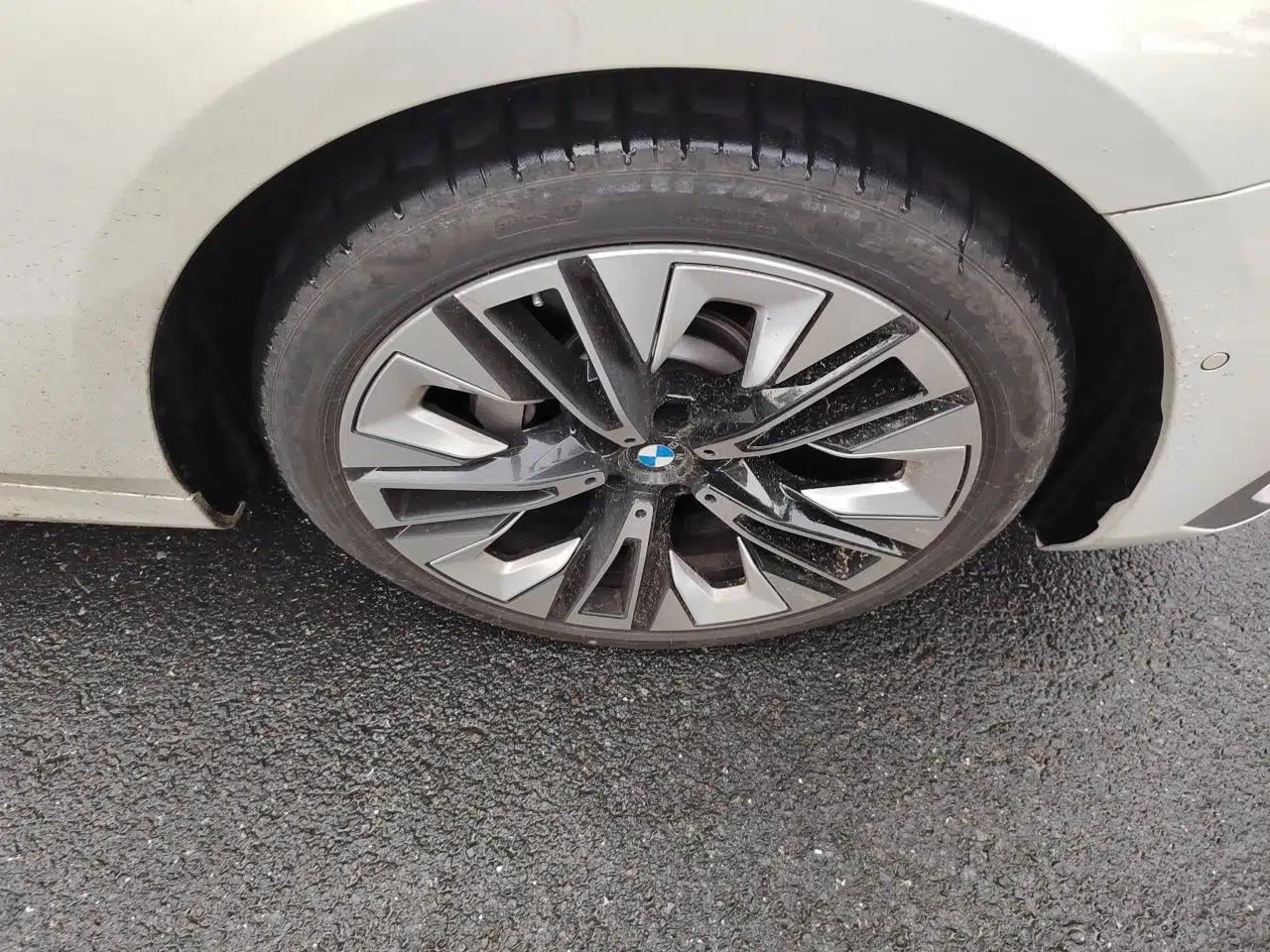 BMW 5 Series 2024 530Li Luxury Package Premium Edition — миниатюра 8