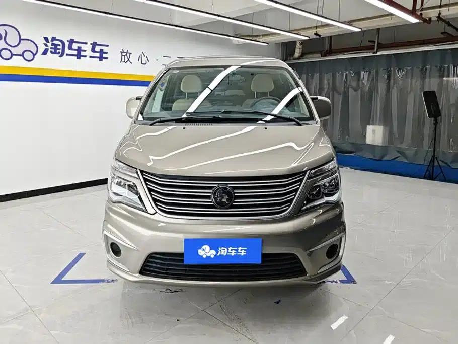 Lingzhi 2022 M5 1.6L Practical 7-Seater — миниатюра 2