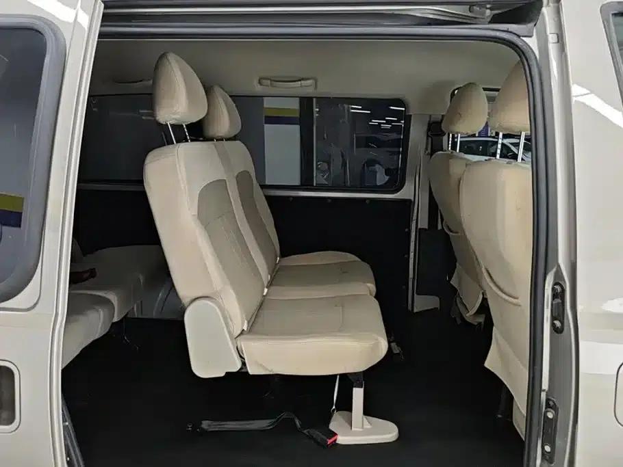 Lingzhi 2022 M5 1.6L Practical 7-Seater — миниатюра 11