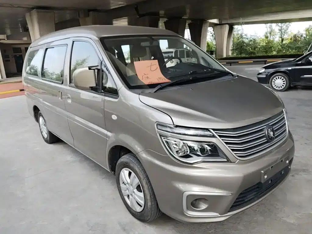 Lingzhi 2022 M5L 2.0L Practical 7-Seater — миниатюра 4