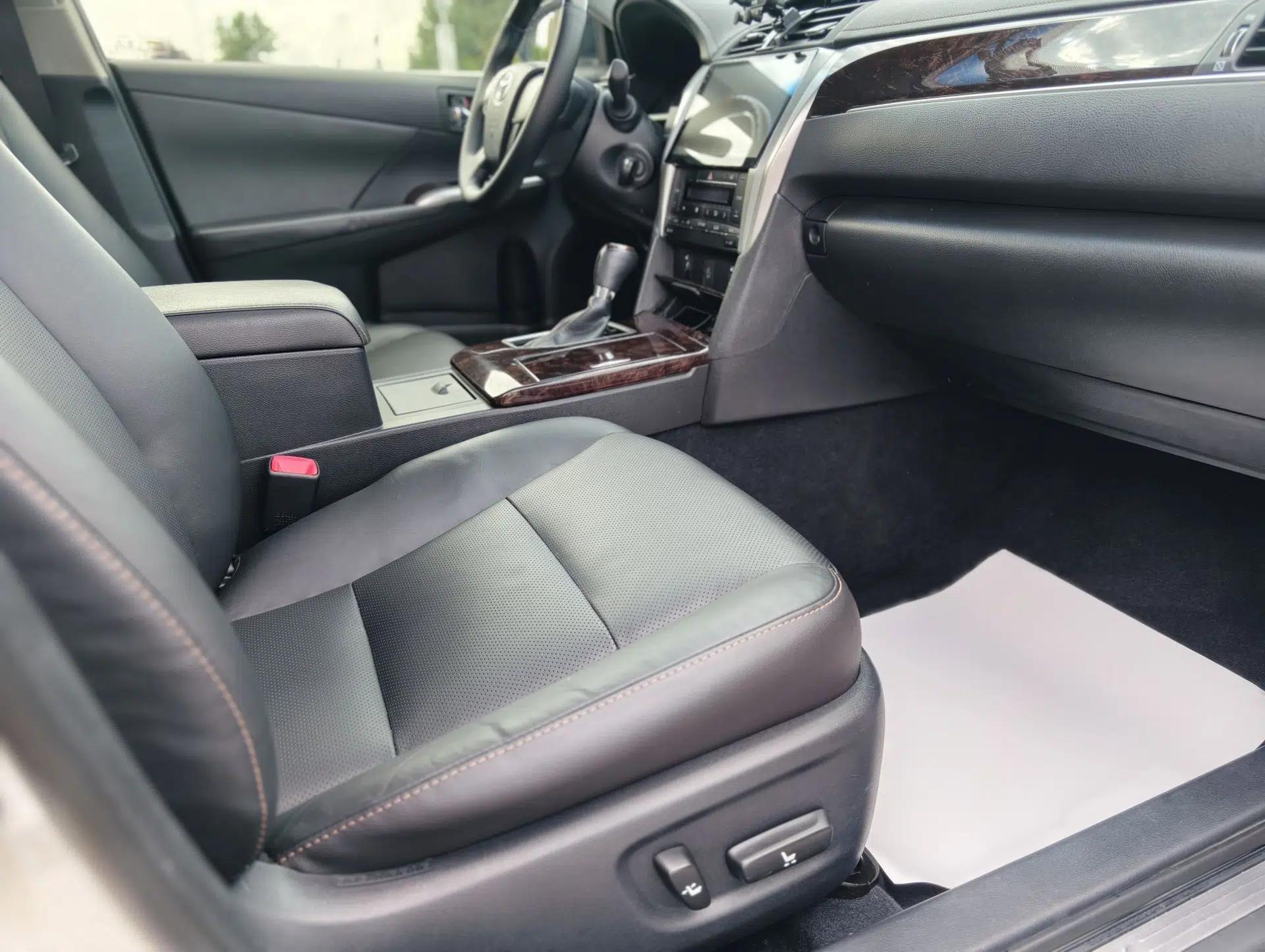 Toyota Camry 2016 2.0G 10th Anniversary Leading Edition — миниатюра 11