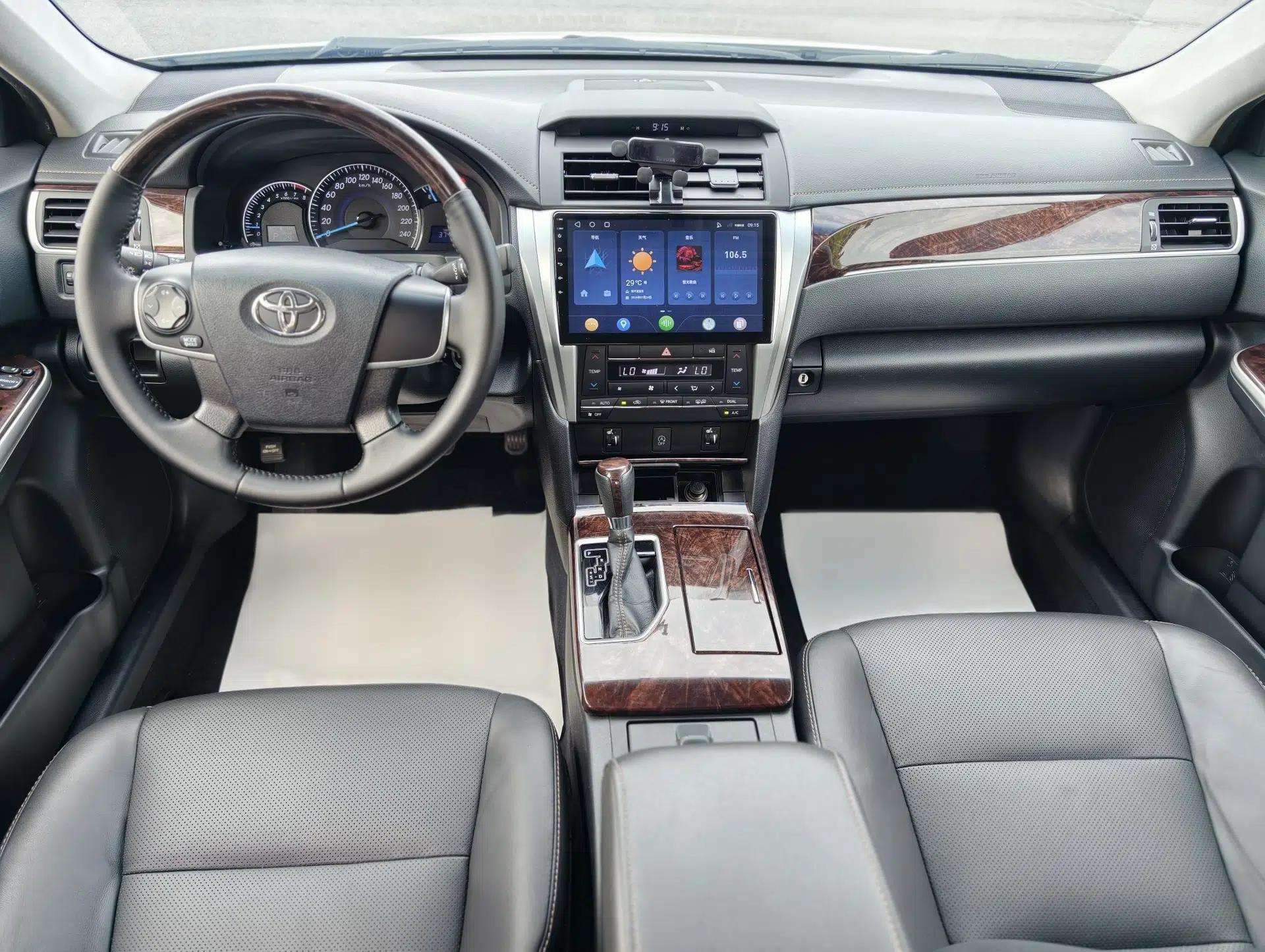 Toyota Camry 2016 2.0G 10th Anniversary Leading Edition — миниатюра 12