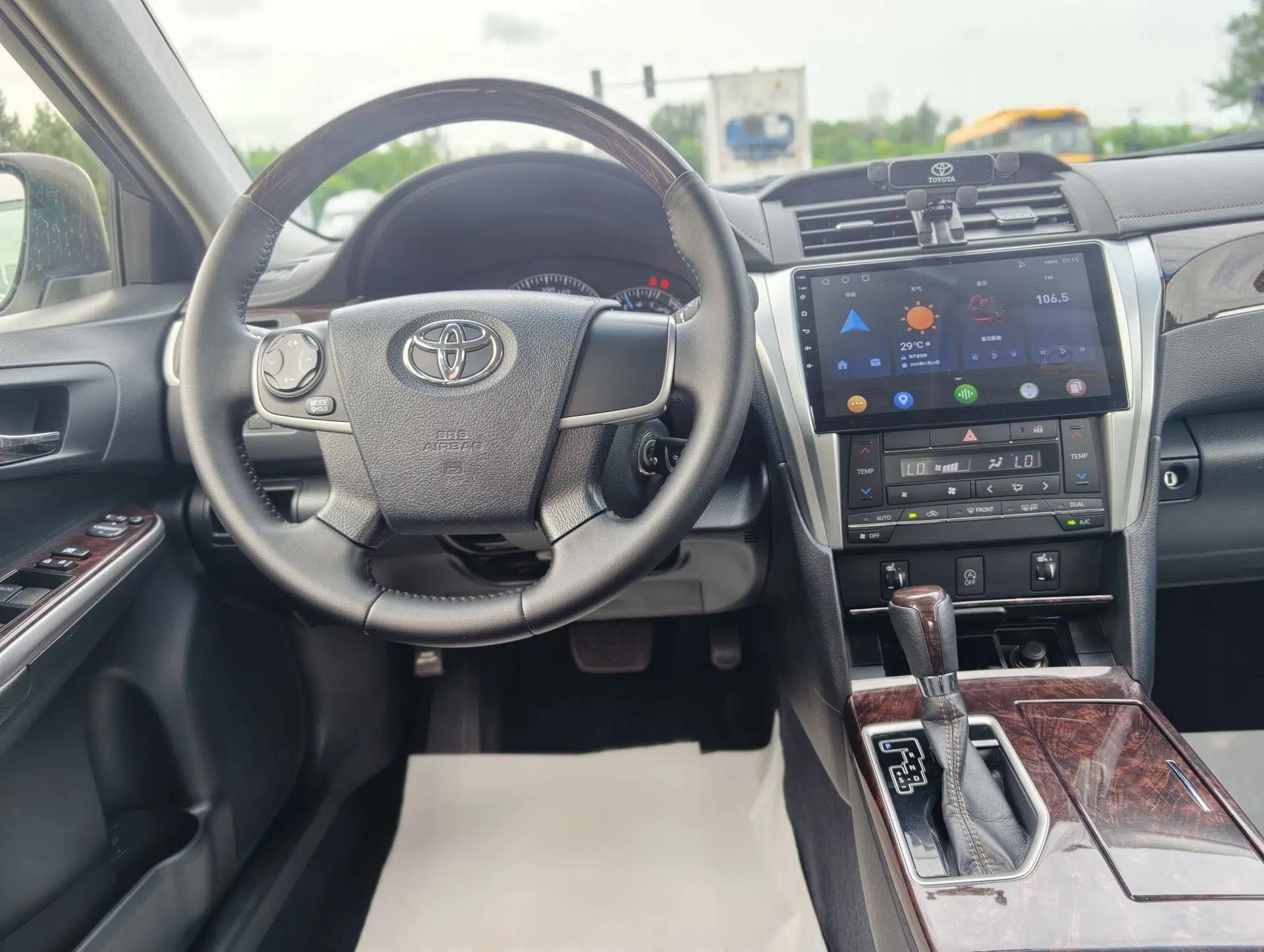 Toyota Camry 2016 2.0G 10th Anniversary Leading Edition — миниатюра 14