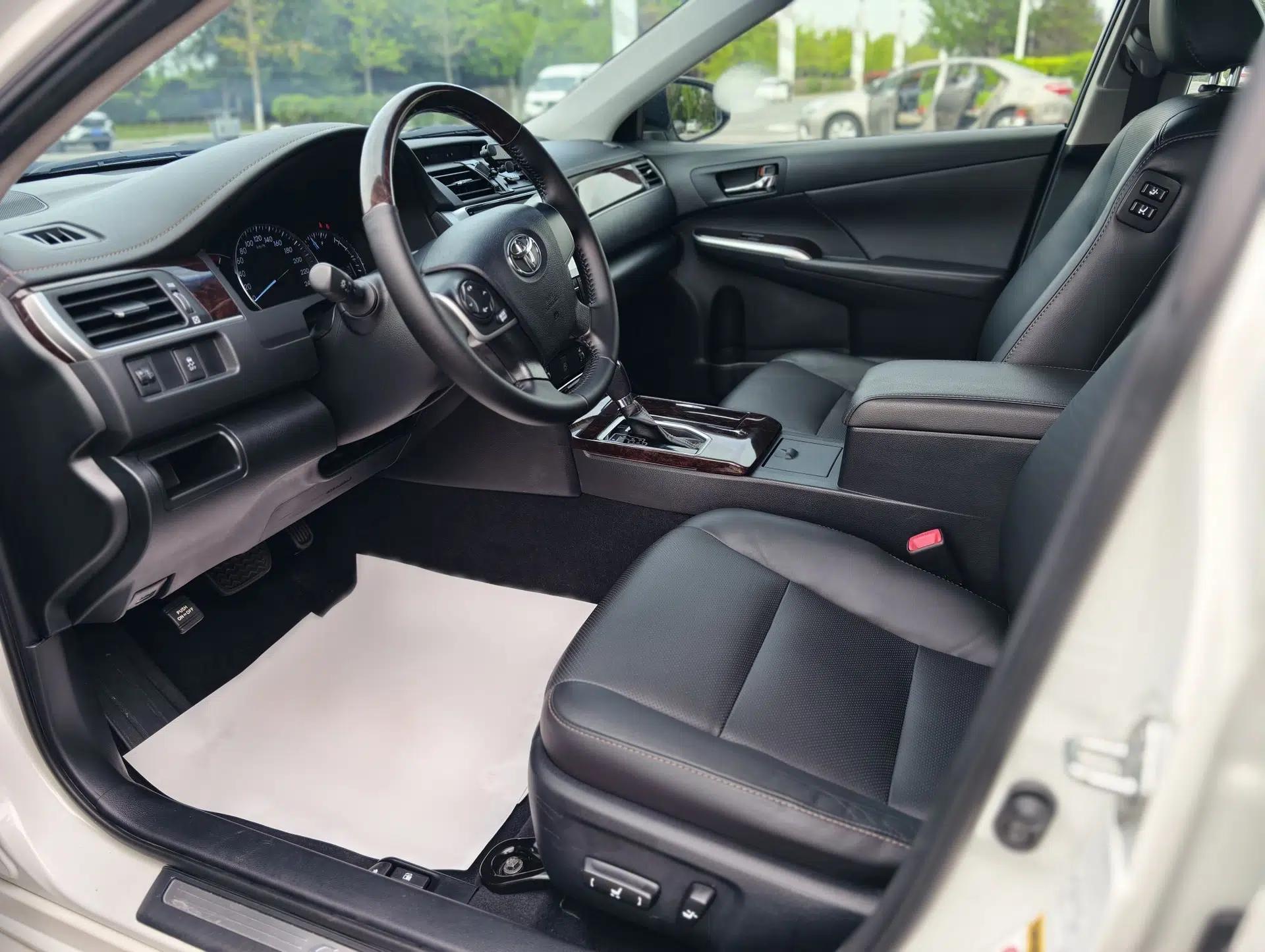 Toyota Camry 2016 2.0G 10th Anniversary Leading Edition — миниатюра 15