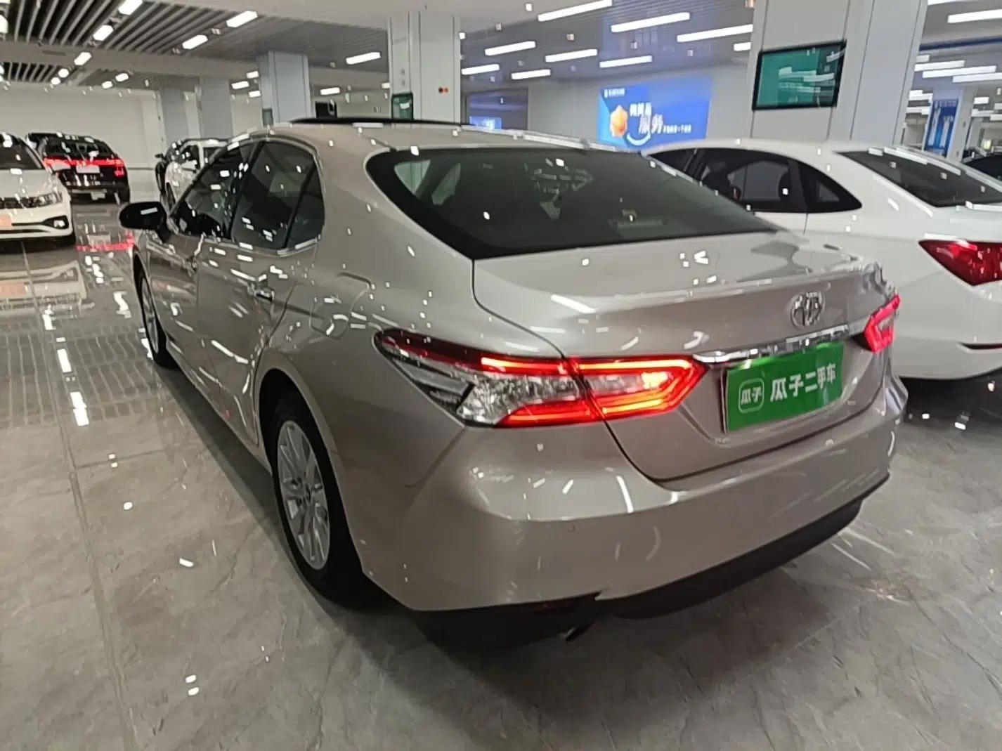 Toyota Camry 2018 2.0G Luxury Edition — миниатюра 4