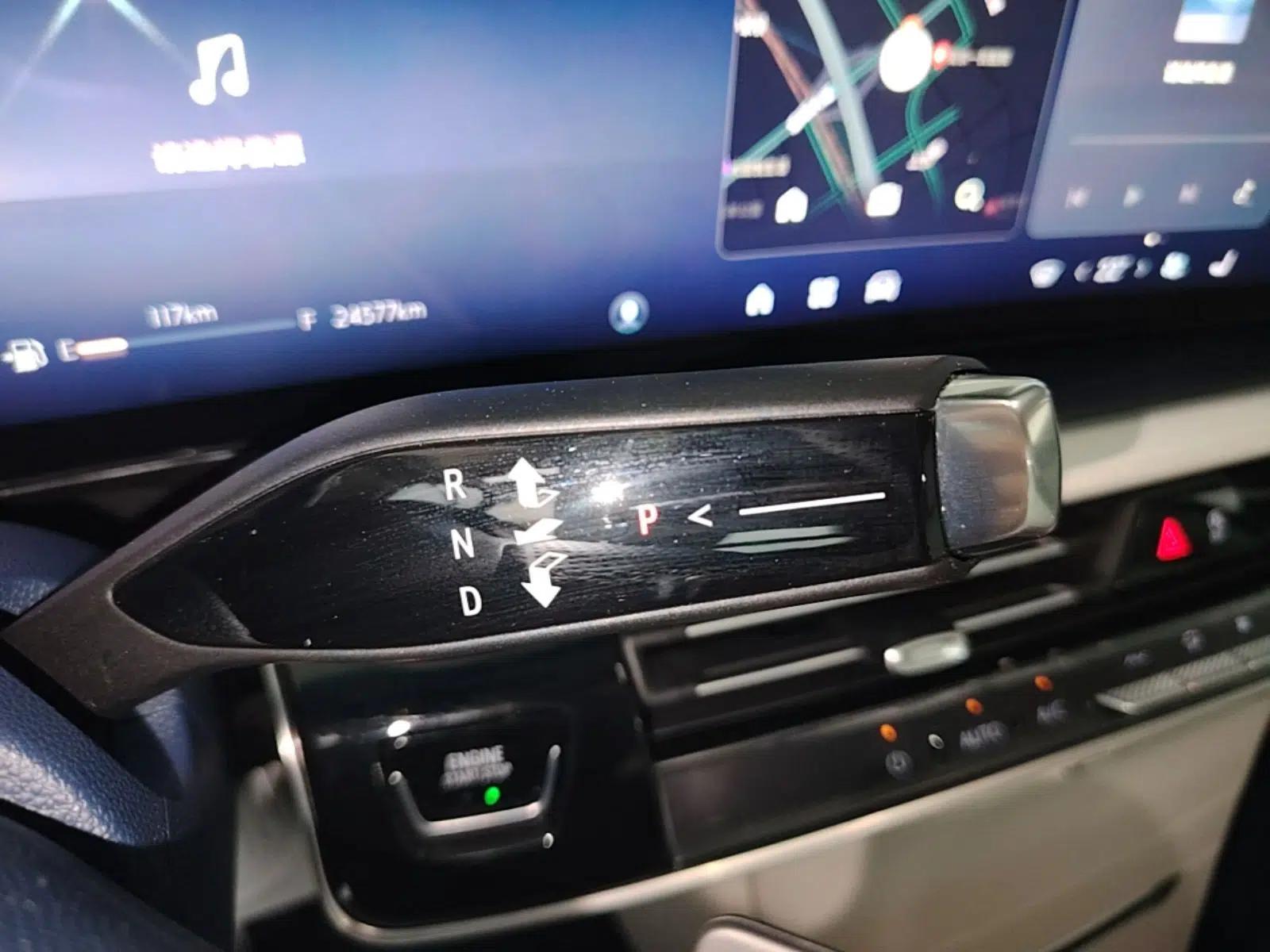 Buick Century 2023 2.0T Six-Seater Yinshi Edition — миниатюра 21