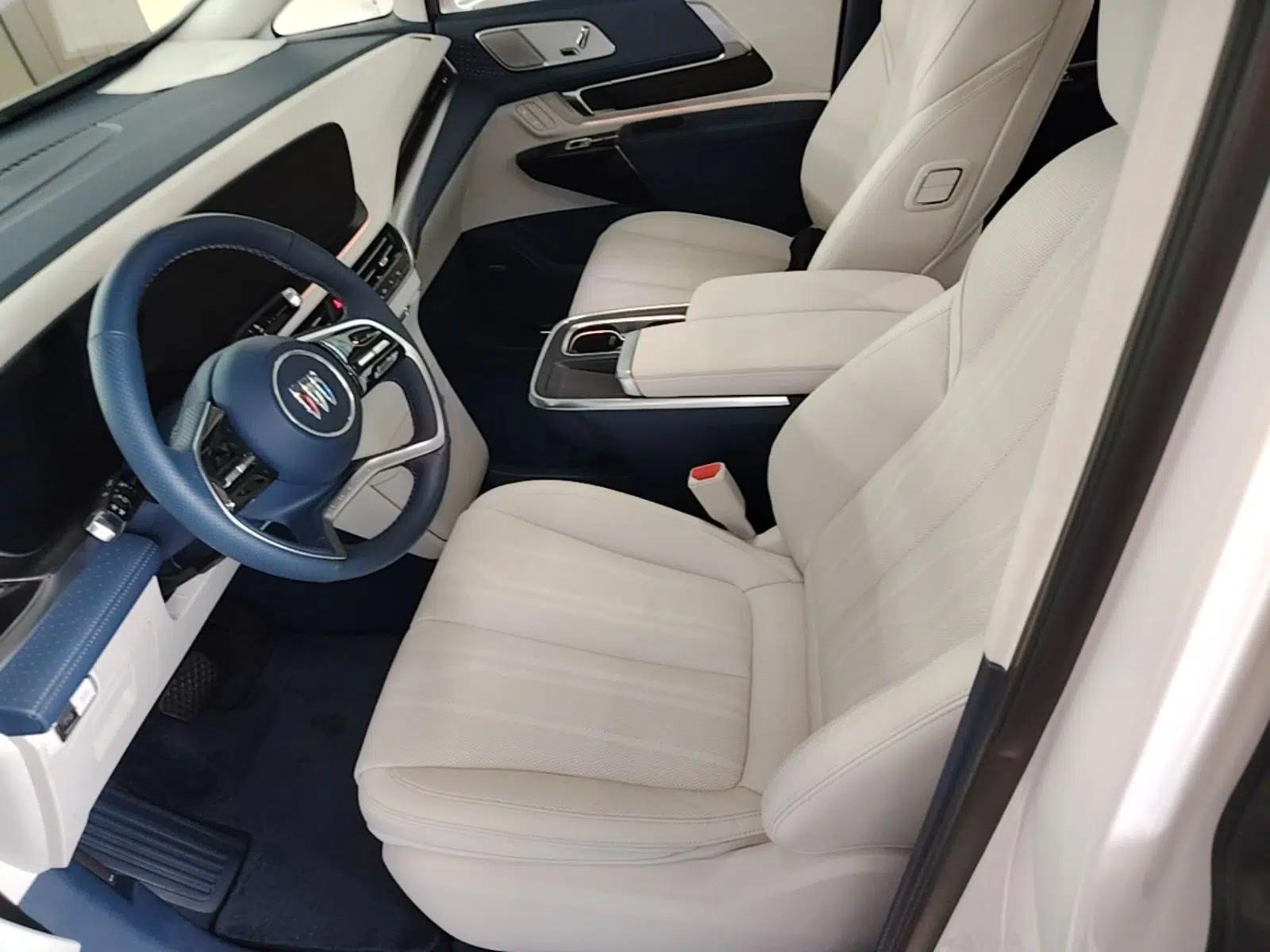Buick Century 2023 2.0T Six-Seater Yinshi Edition — миниатюра 22