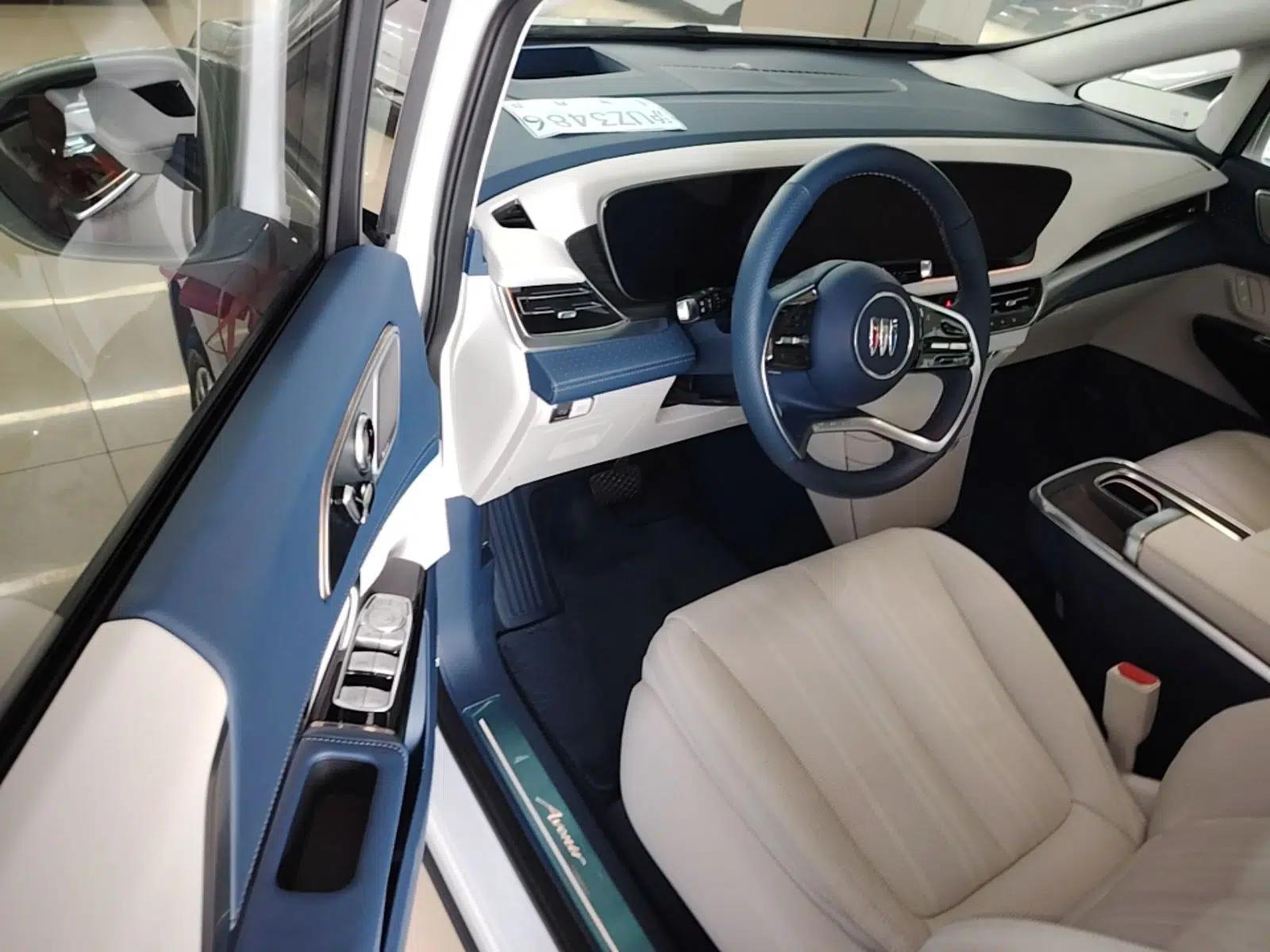 Buick Century 2023 2.0T Six-Seater Yinshi Edition — миниатюра 23