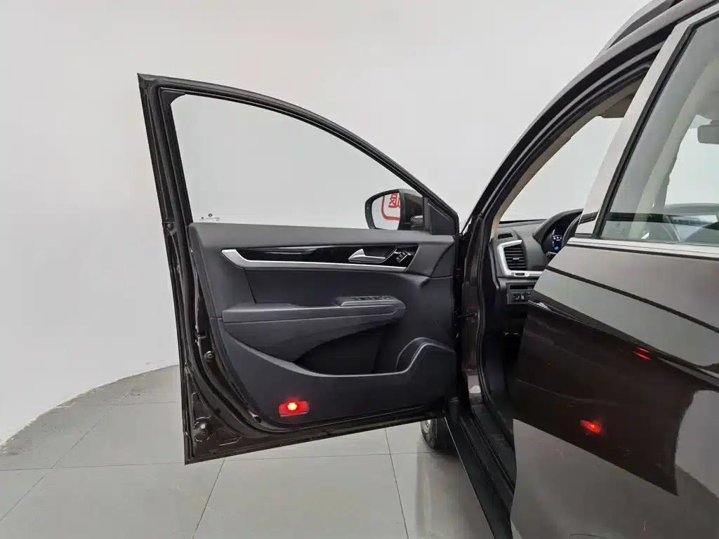 Dongfeng Fengshen AX7 2015 Model 2.3L Automatic Smart Supreme Edition — миниатюра 8