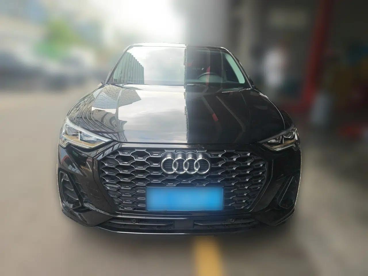 Audi Q3 2021 35 TFSI Fashionable and Elegant Model — миниатюра 2