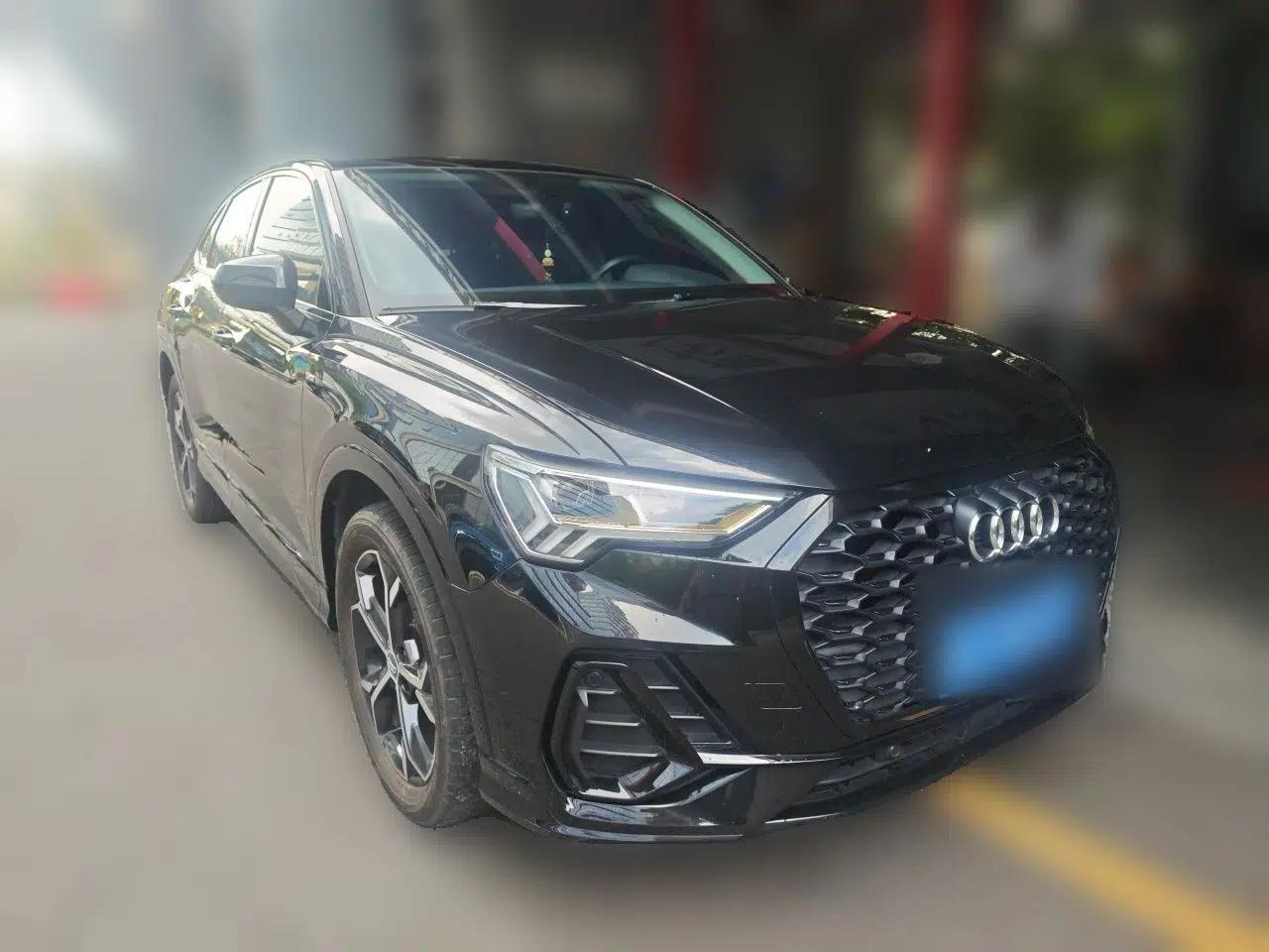 Audi Q3 2021 35 TFSI Fashionable and Elegant Model — миниатюра 3