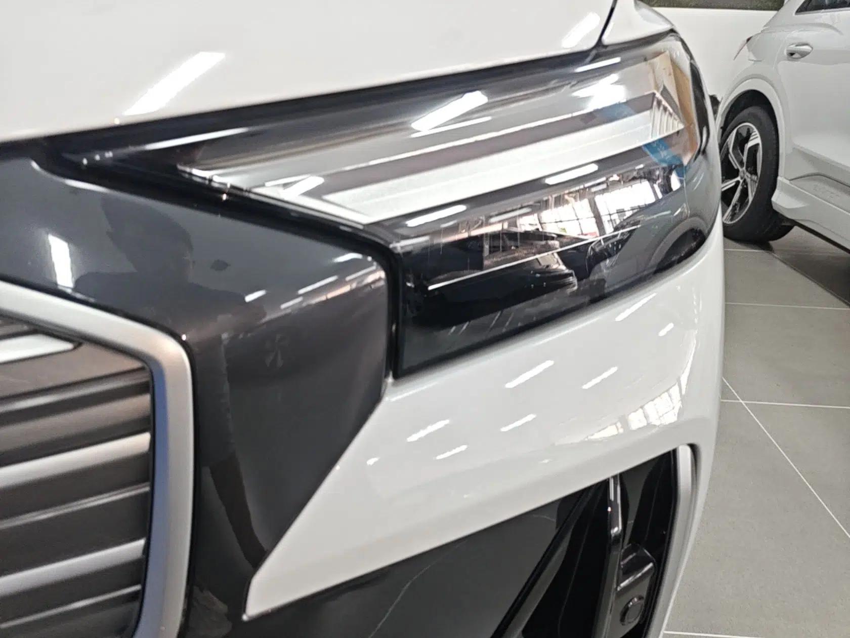 Audi Q4 e-tron 2023 40 e-tron Boundary Edition — миниатюра 8