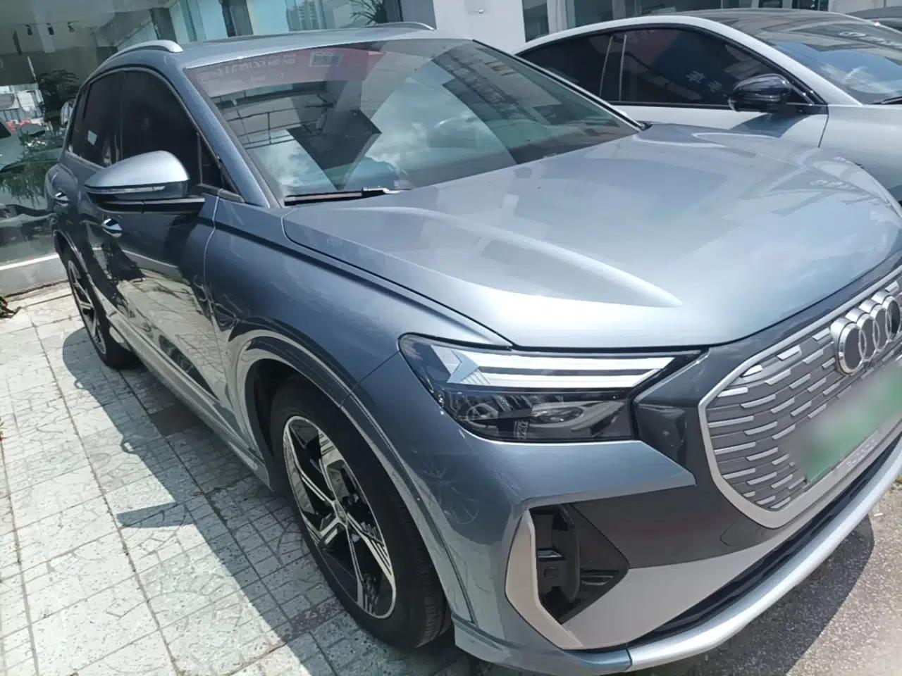 Audi Q4 e-tron 2023 50 e-tron quattro Visionary Edition — миниатюра 3