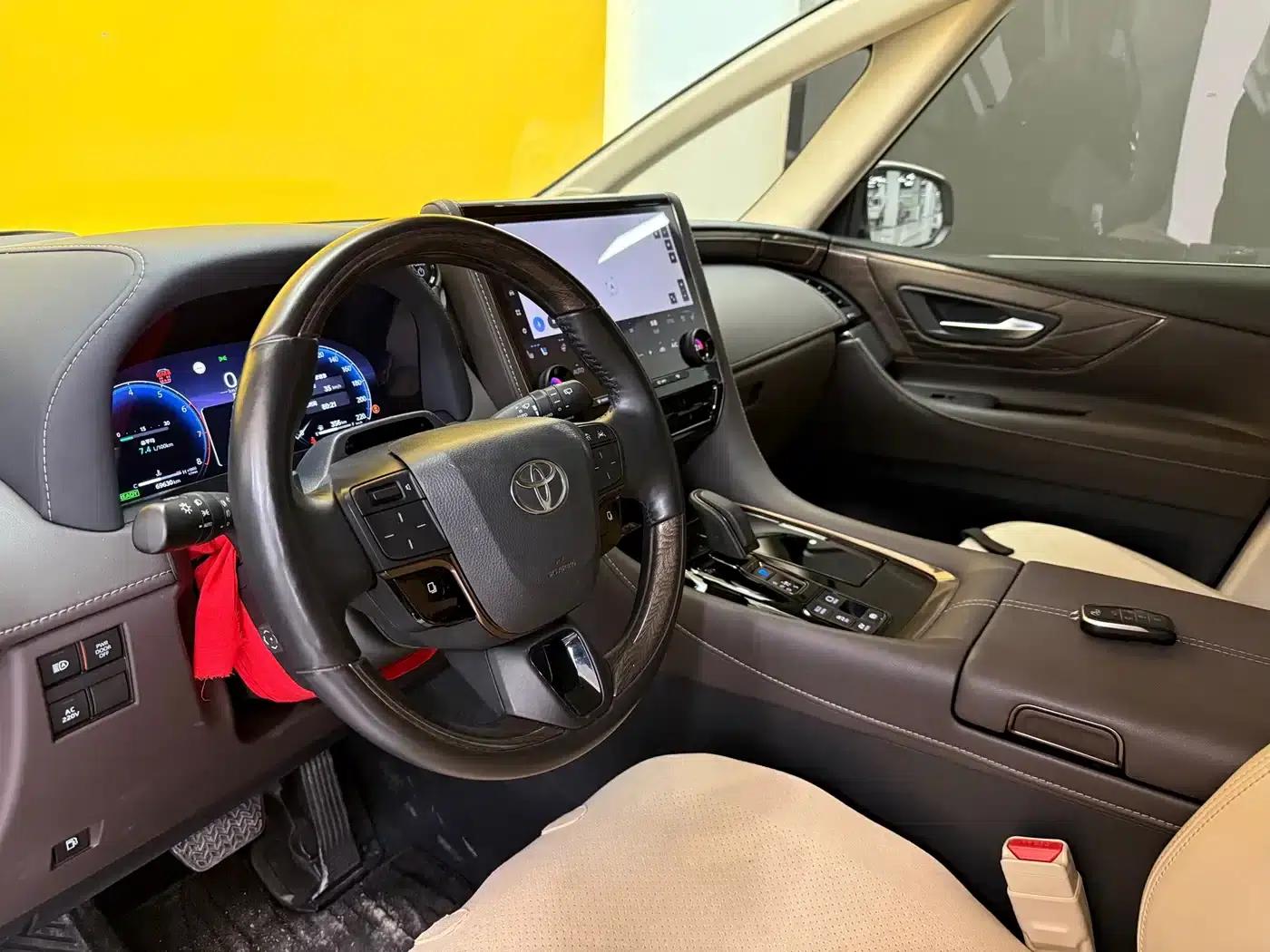 2024 Alphard Hybrid 2.5L Premium Edition — миниатюра 8