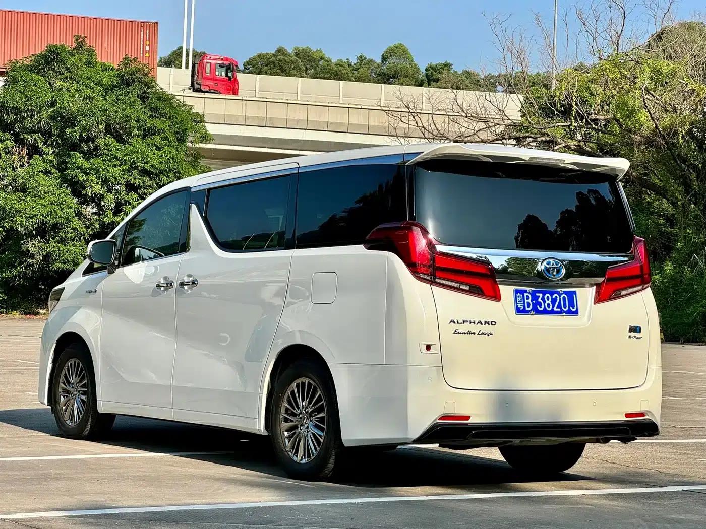 2019 Alphard Hybrid 2.5L Premium Edition — миниатюра 17