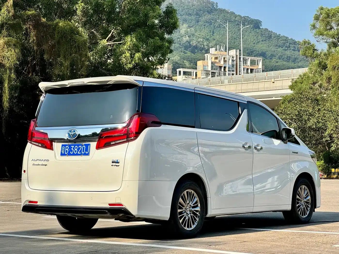 2019 Alphard Hybrid 2.5L Premium Edition — миниатюра 18