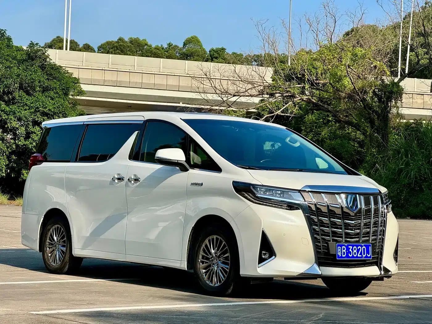 2019 Alphard Hybrid 2.5L Premium Edition — миниатюра 3