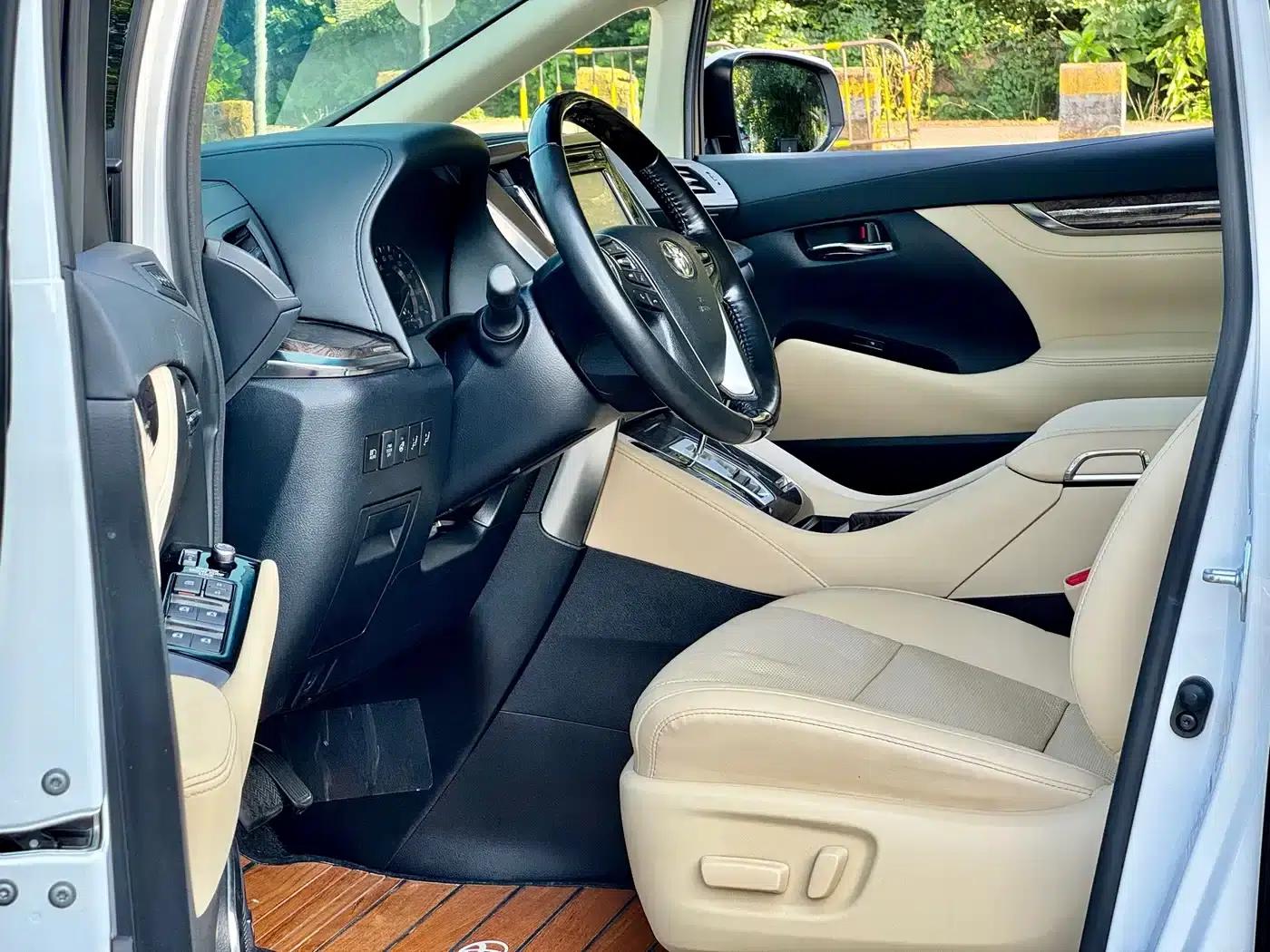 2019 Alphard Hybrid 2.5L Premium Edition — миниатюра 5