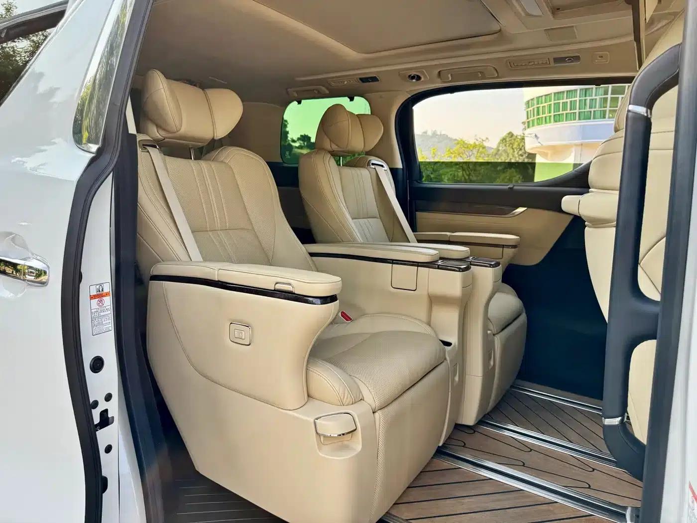 2019 Alphard Hybrid 2.5L Premium Edition — миниатюра 7