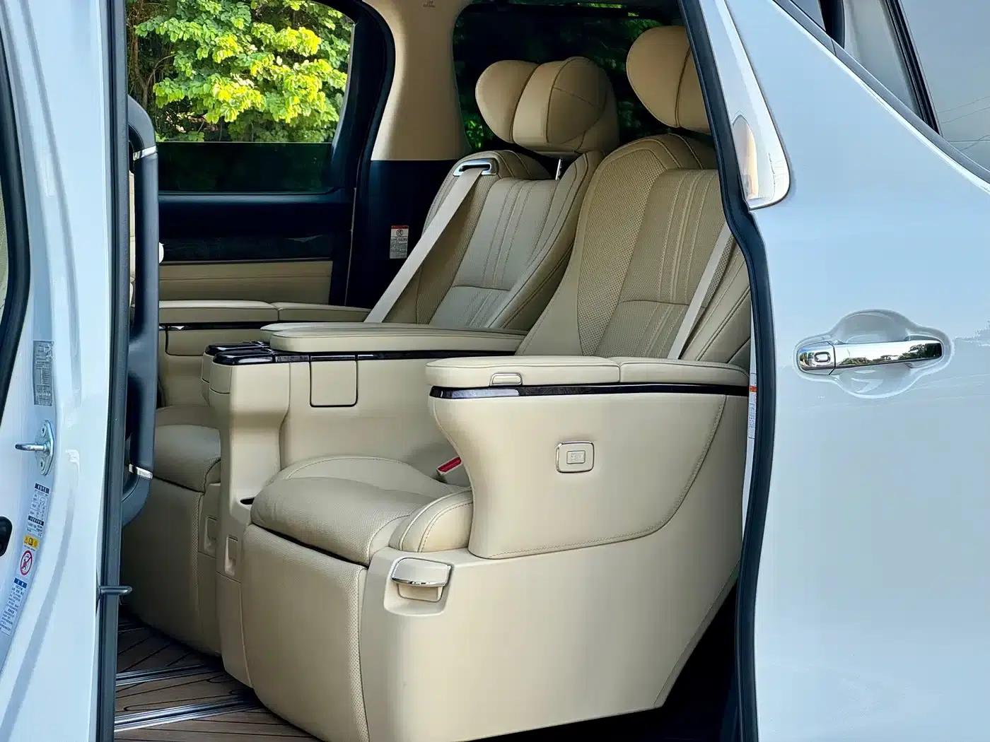 2019 Alphard Hybrid 2.5L Premium Edition — миниатюра 8