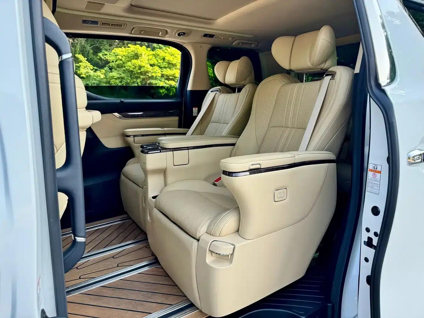 2019 Alphard Hybrid 2.5L Premium Edition — миниатюра 9