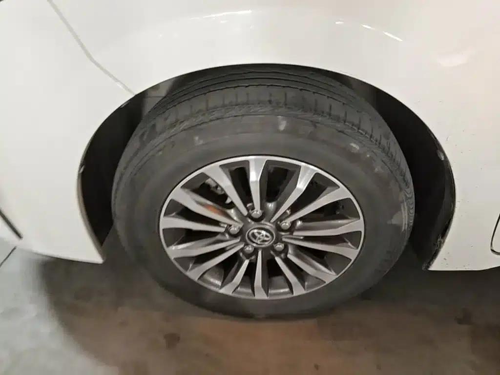 2018 Toyota Corolla 1.2T S-CVT GL Smart Edition — миниатюра 23