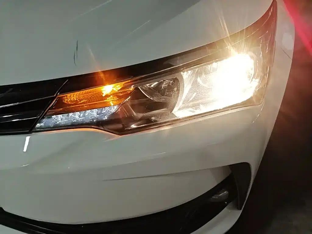 2018 Toyota Corolla 1.2T S-CVT GL Smart Edition — миниатюра 24