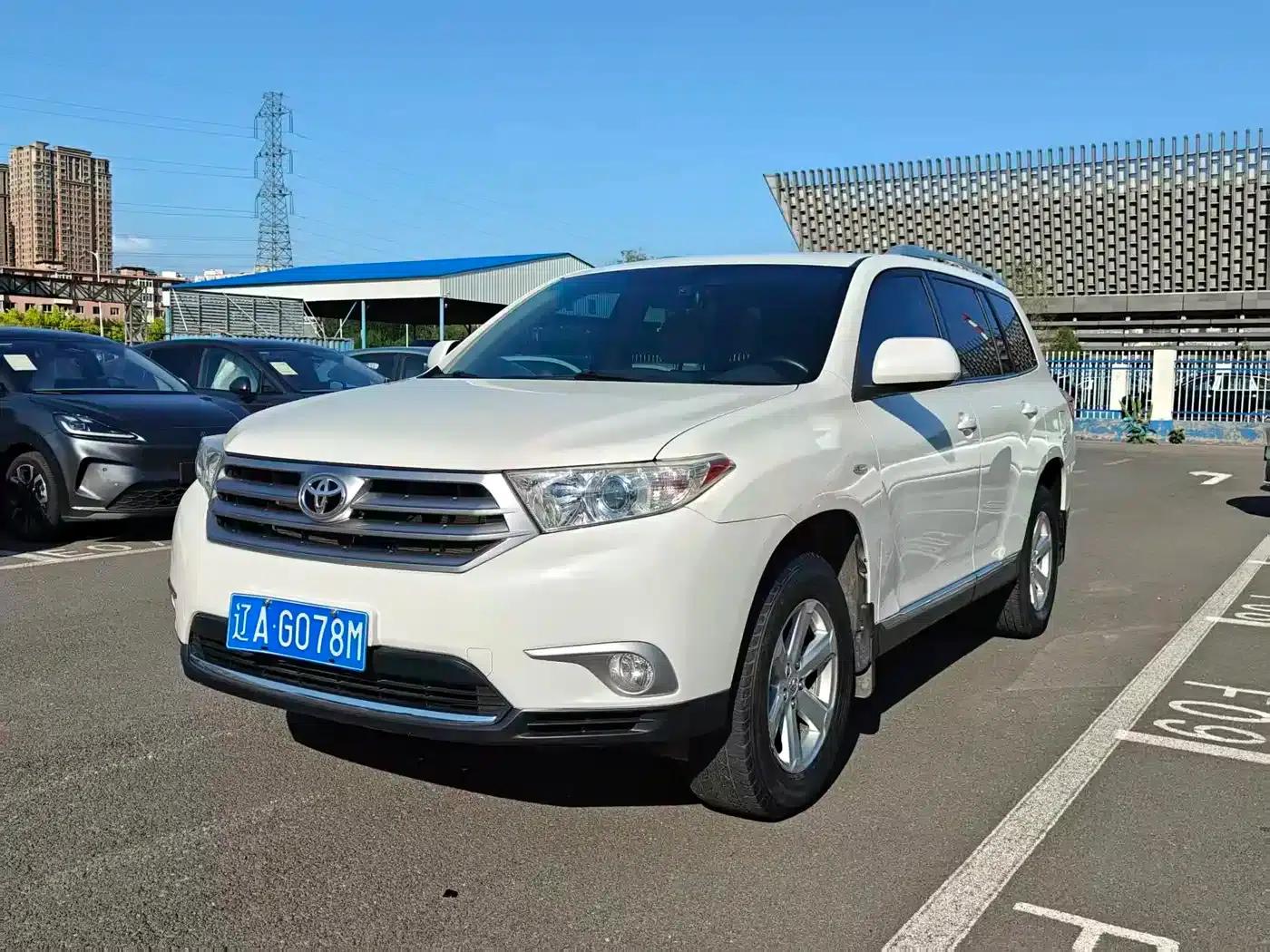 2012 Highlander 2.7L 2WD 5-seater Elite Edition — миниатюра 1