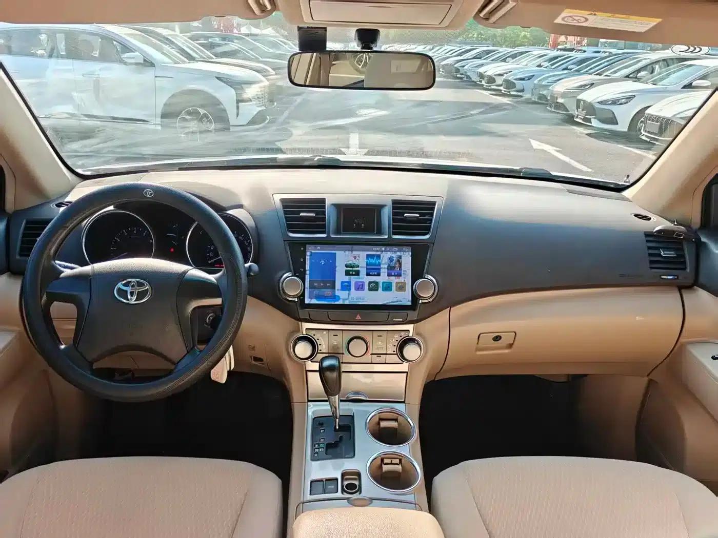 2012 Highlander 2.7L 2WD 5-seater Elite Edition — миниатюра 4