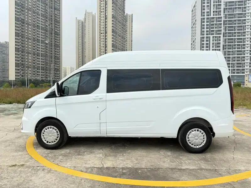 Ford Transit 2023 V362 2.0T Diesel Manual Commercial Vehicle, Medium Wheelbase, Medium Roof, 7/8/9 Seats, China VI Emission Standard — миниатюра 4
